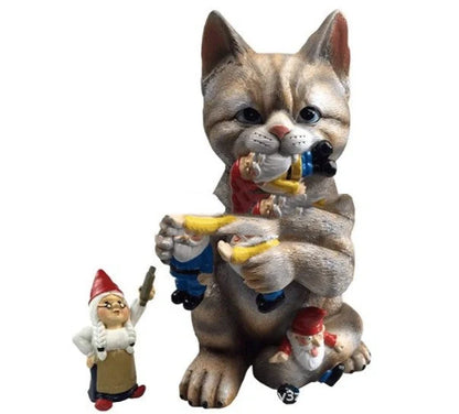 Cats Eat Dwarfs Statue Garden Ornament made of durable resin, dimensions 12*8*22cm