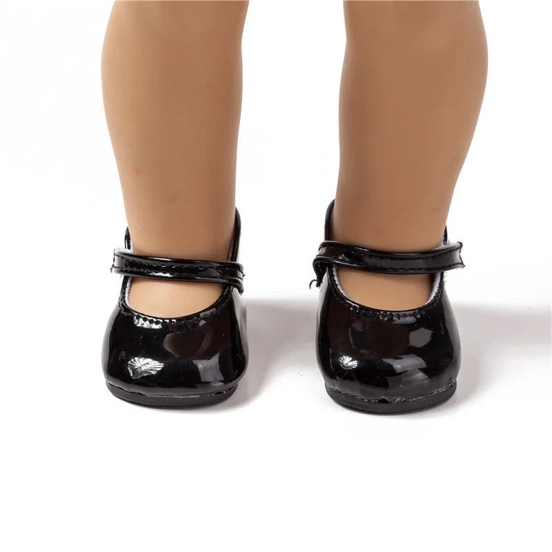 Fashionable American Girl doll shoes made of high-quality faux leather in a range of vibrant colors