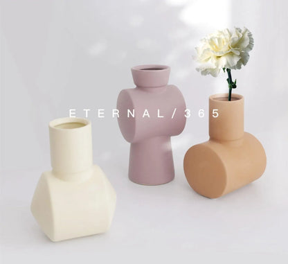 Nordic Morandi ceramic vase with hammer texture and colour glaze finish, 20cm height