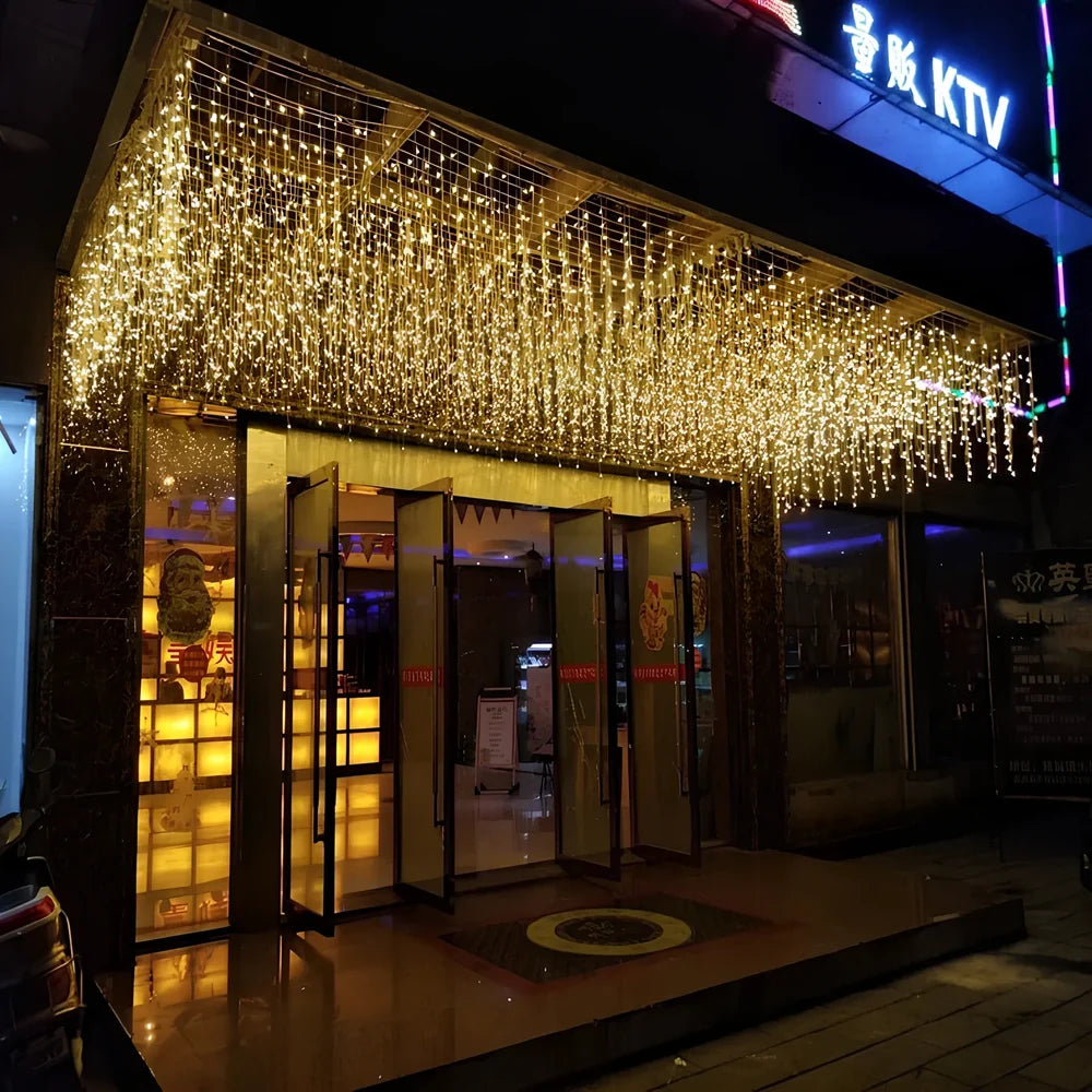 LED icicle light string with 96 warm white bulbs and cascading 0.4-0.6 metre drops