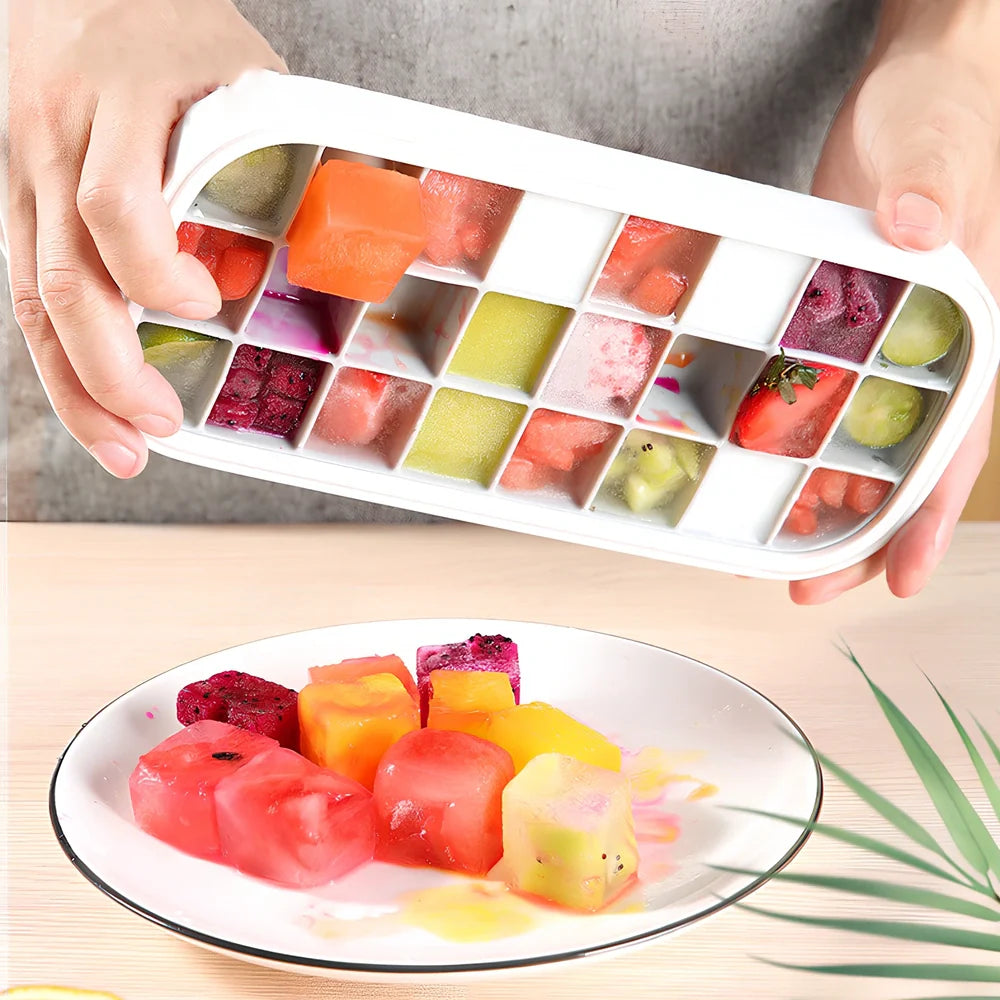 Nordic grey silicone ice tray with lid, 25.2cm long, 368g weight for fridge freezer use