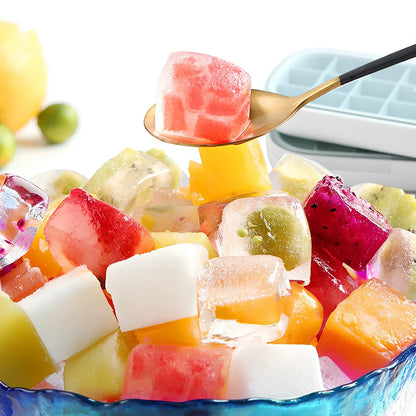 Nordic grey silicone ice tray with lid, 25.2cm long, 368g weight for fridge freezer use