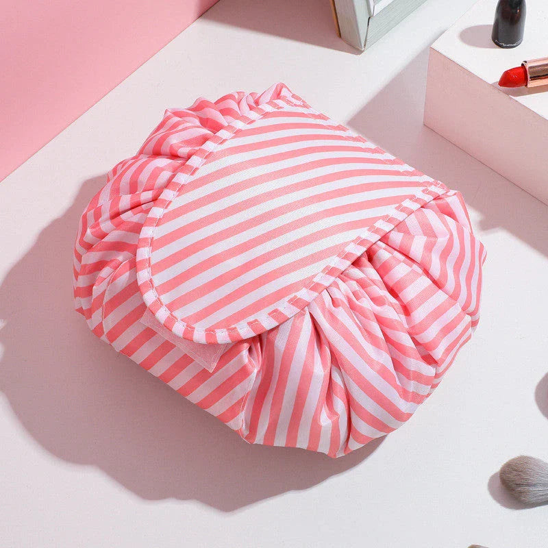 Stylish and versatile cosmetic bag with drawstring closure, made of premium polyester for convenient travel storage