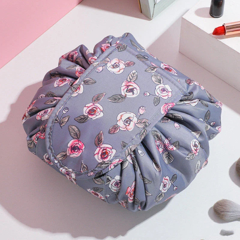 Stylish and versatile cosmetic bag with drawstring closure, made of premium polyester for convenient travel storage