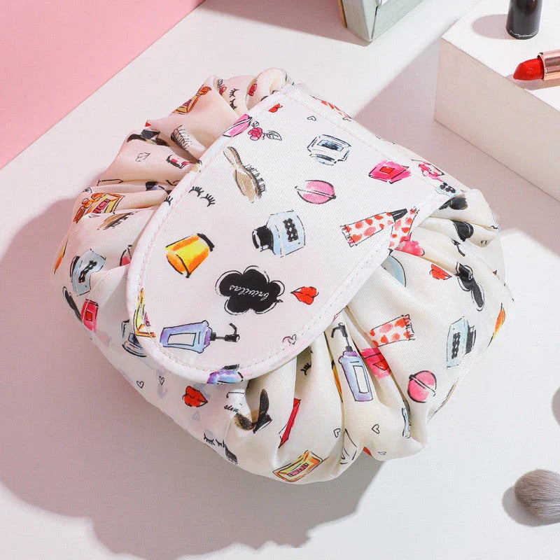 Stylish and versatile cosmetic bag with drawstring closure, made of premium polyester for convenient travel storage