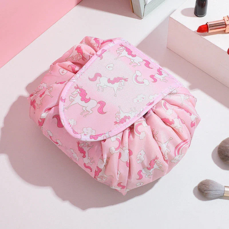 Stylish and versatile cosmetic bag with drawstring closure, made of premium polyester for convenient travel storage