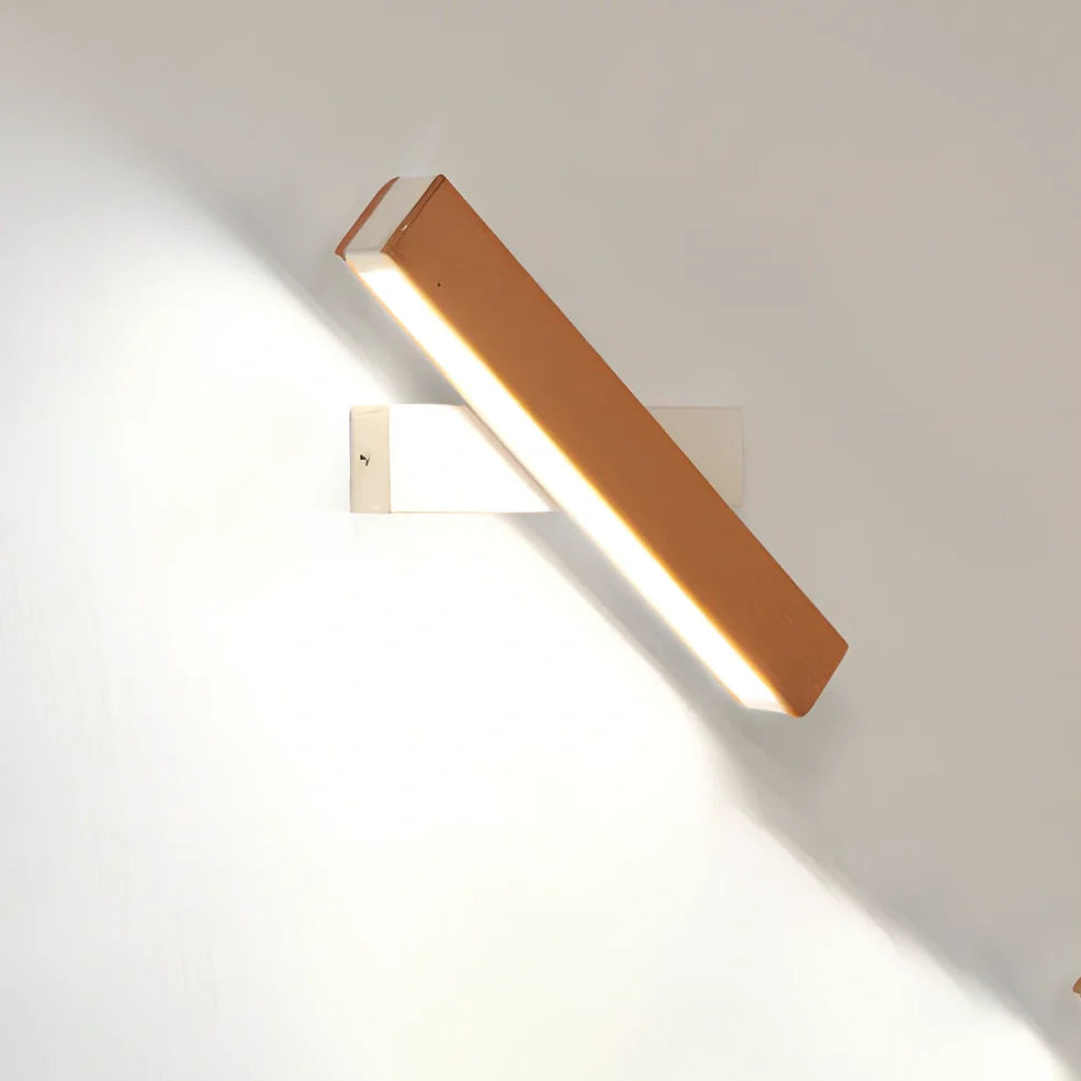 Adjustable wooden LED wall lamp in black finish with directional lighting bar for modern interiors