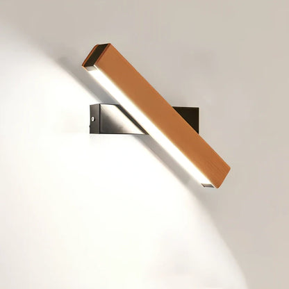 Adjustable wooden LED wall lamp in black finish with directional lighting bar for modern interiors