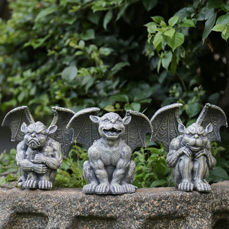 Resin animal garden ornaments in various shapes and sizes for outdoor decoration