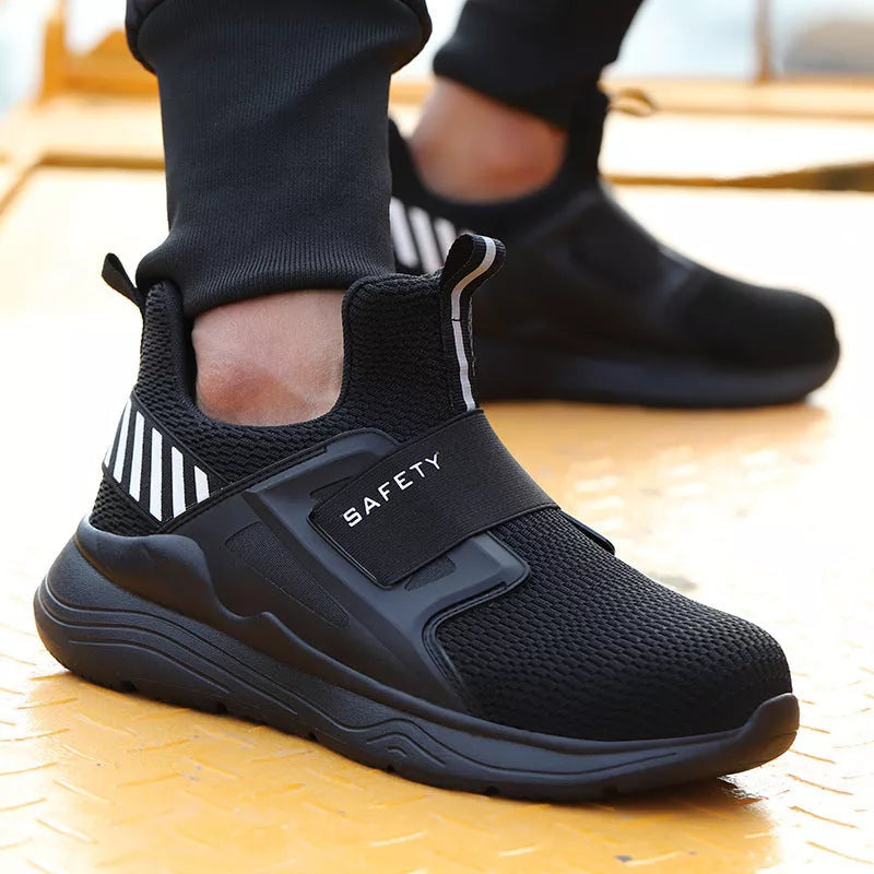 Black steel toe cap casual shoes with breathable and deodorant features