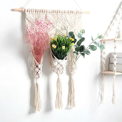 White hand-woven cotton tapestry measuring 50x65cm with grid pattern for dried flower pots, includes 40cm beech hanging rod