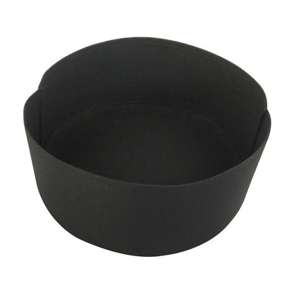 Round fabric grow bags for plants with water-retaining felt material in black and green