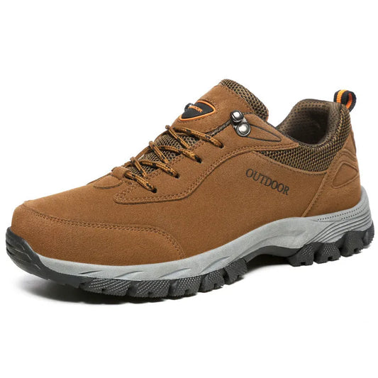 Men's low-top hiking shoes in army green with mesh and cloth upper, PU insole, and viscose sole for outdoor leisure