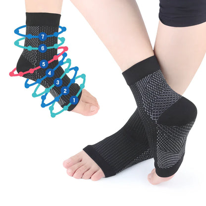 Invisible heel compression socks in black colour with absorbent insole design