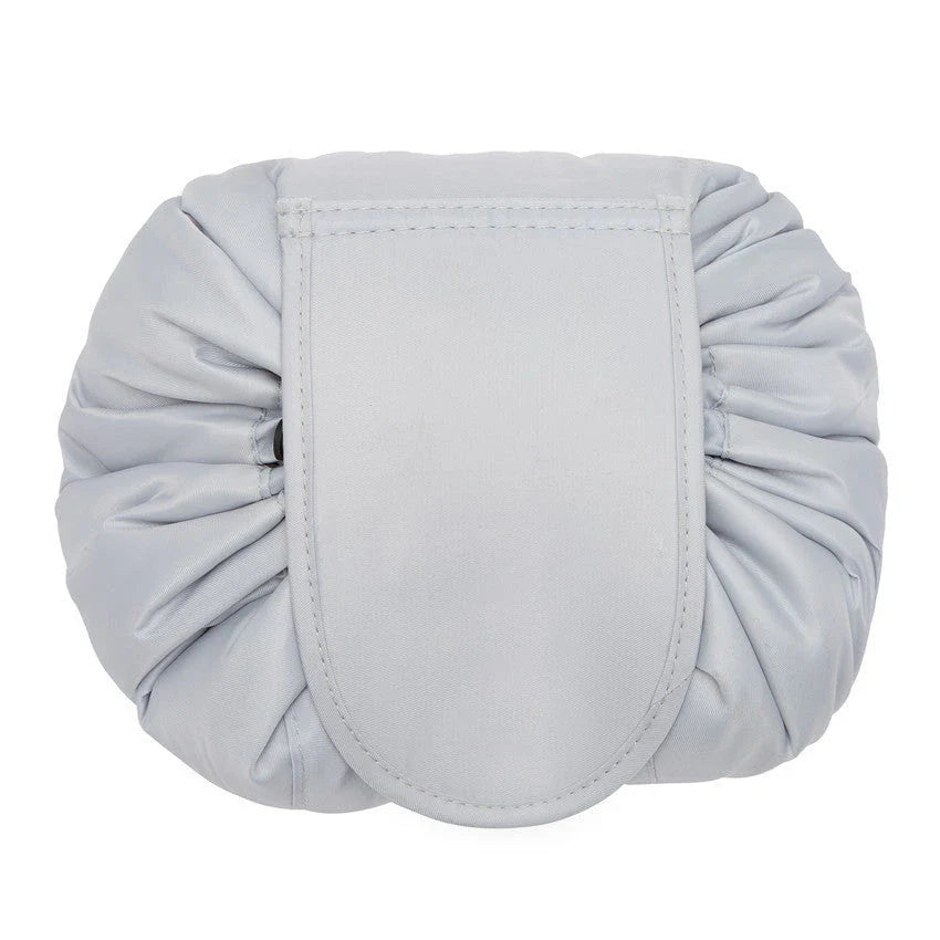 Stylish and versatile cosmetic bag with drawstring closure, made of premium polyester for convenient travel storage