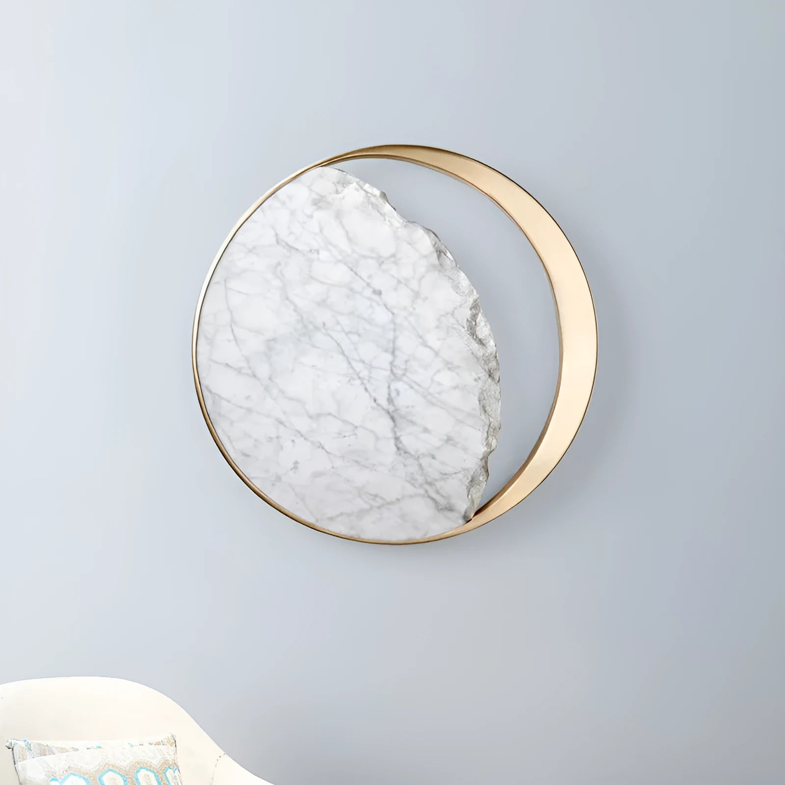 Round marble wall lamp with copper eclipse design, showing 25cm diameter and 6cm thickness.