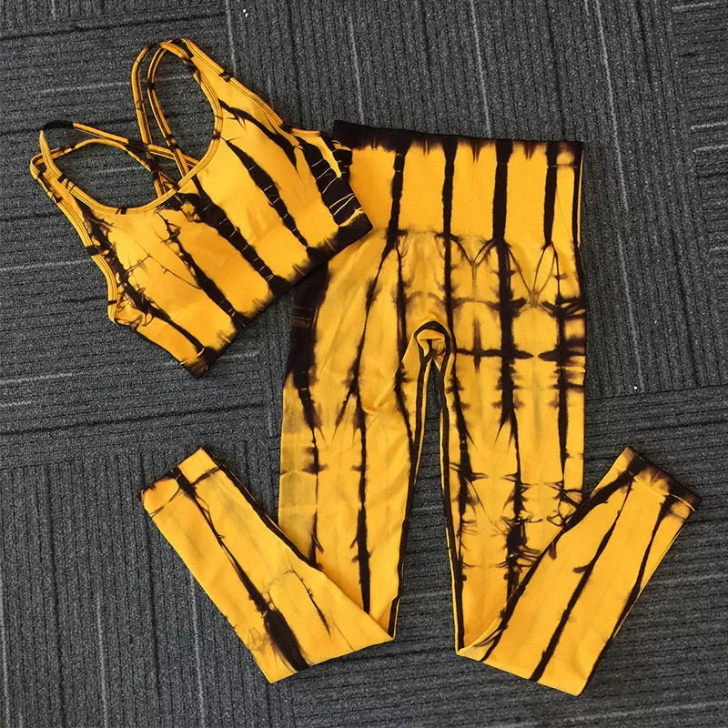 Seamless women's yoga suit in various colors, high waist design for fitness and exercise