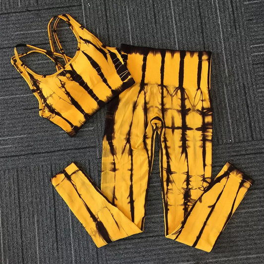 Seamless women's yoga suit in various colors, high waist design for fitness and exercise