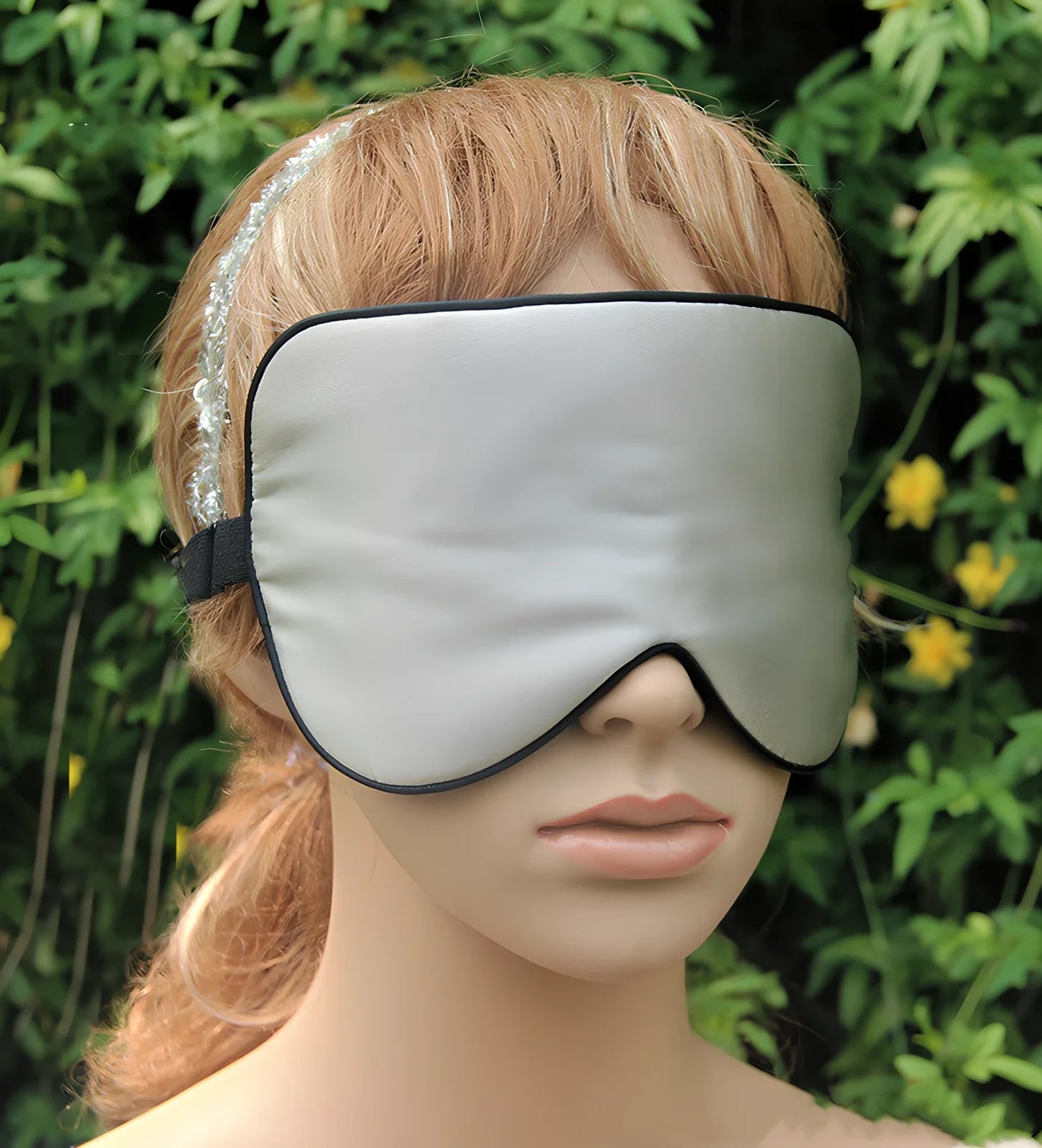 Double-sided mulberry silk eye mask in navy blue, 20.5x10.5cm size with adjustable elastic band, 30g weight