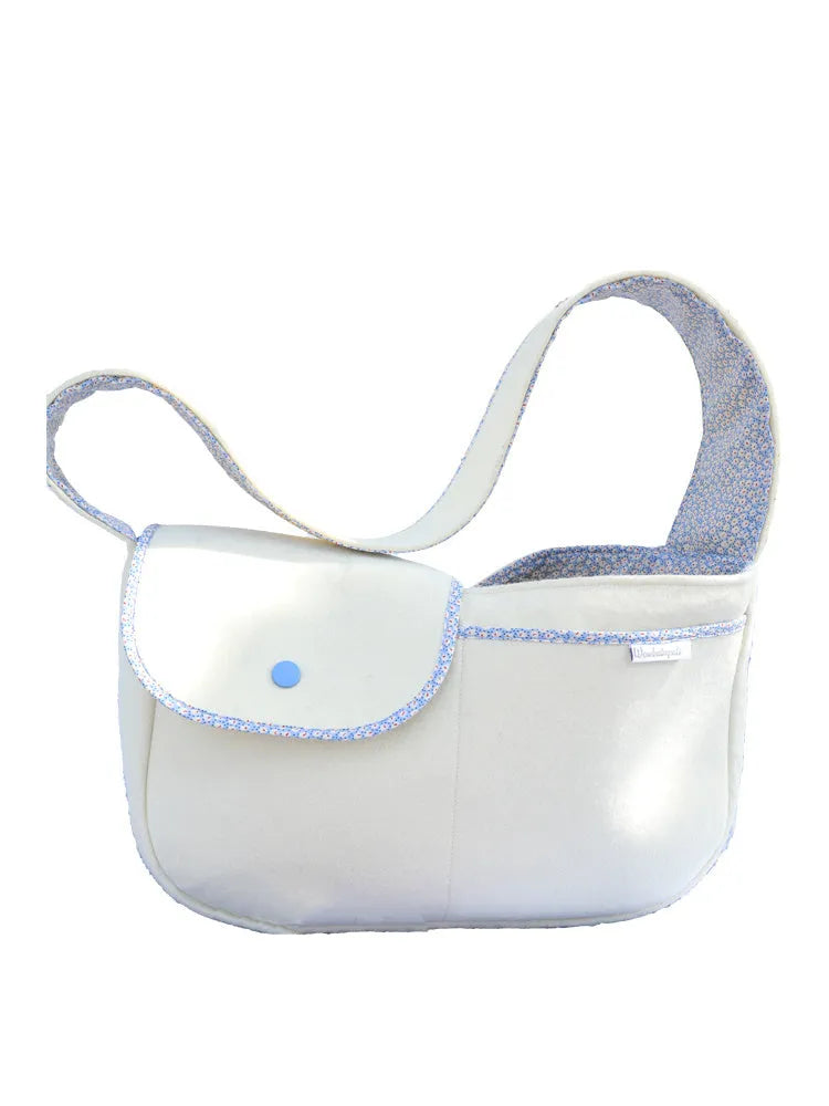 Portable cat bag for going out, soft-sided pet carrier in black or white for cats under 12 kg