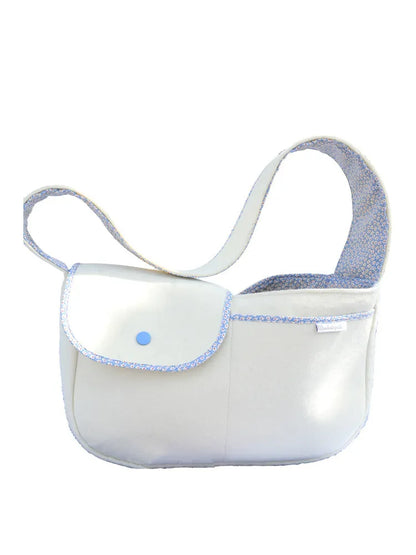 Portable cat bag for going out, soft-sided pet carrier in black or white for cats under 12 kg