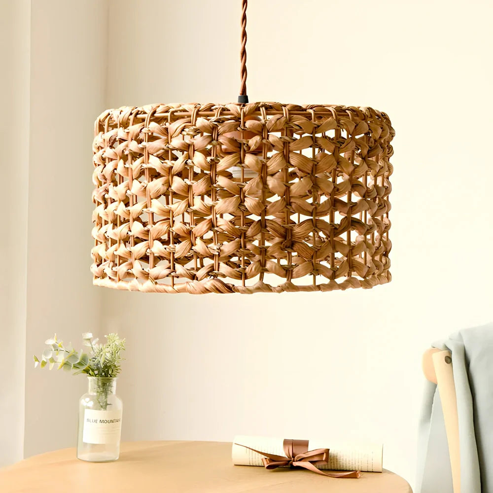 Bamboo rattan chandelier with 444mm diameter and adjustable height for room lighting