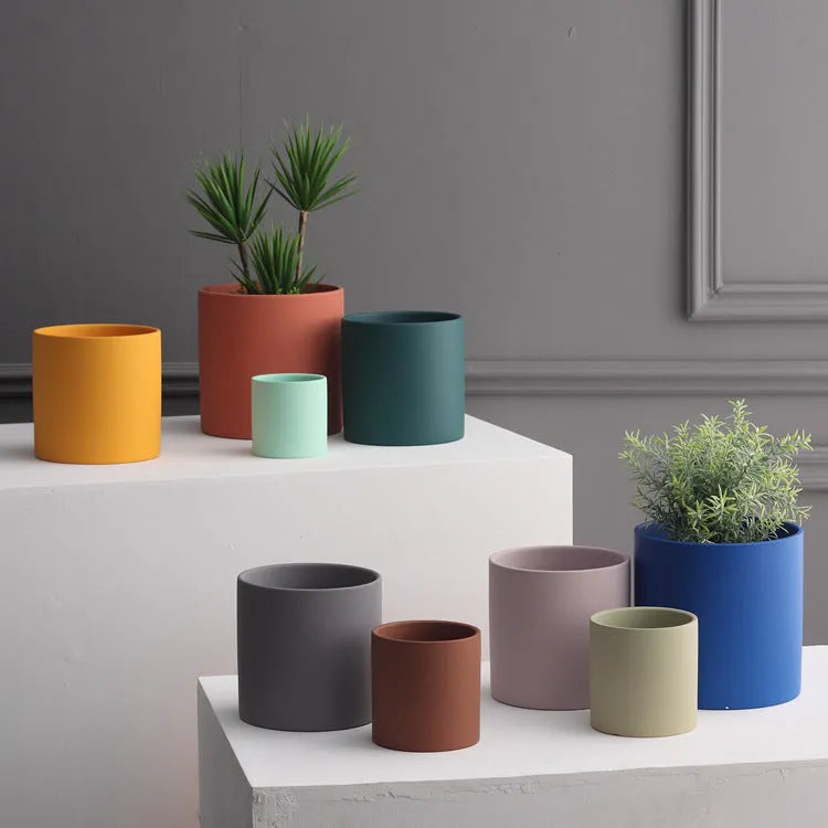 Ceramic flowerpot with drainage hole in Nordic industrial style for succulents and green plants, cylindrical shape available in 9cm, 11cm or 13cm sizes with optional tray in multiple colours including black, white, grey, green, pink and blue