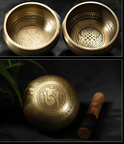 Copper meditation singing bowl with auspicious knot pattern and leather striker