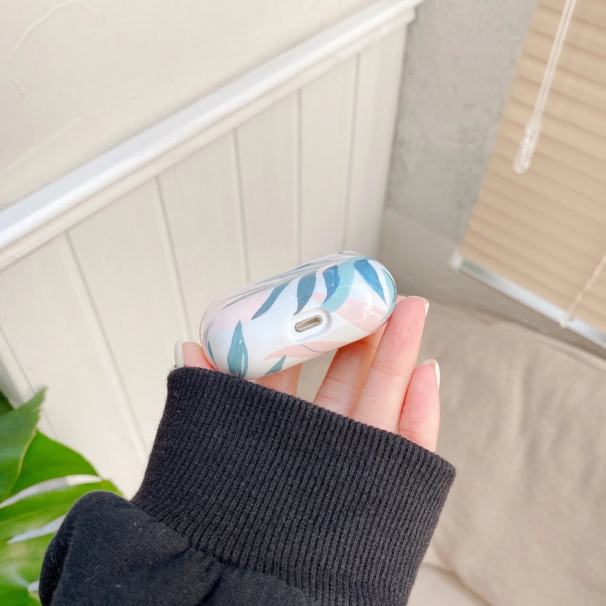Blue and green banana leaves design AirPods protective case for AirPods 1/2 generation and AirPods Pro models