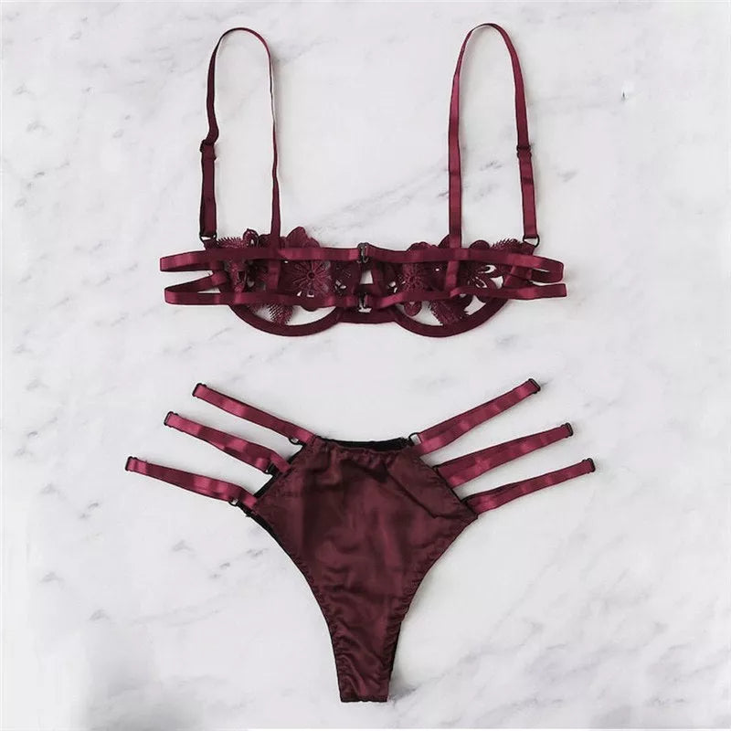 Sexy lingerie set with floral pattern and fitted straps in multiple colors