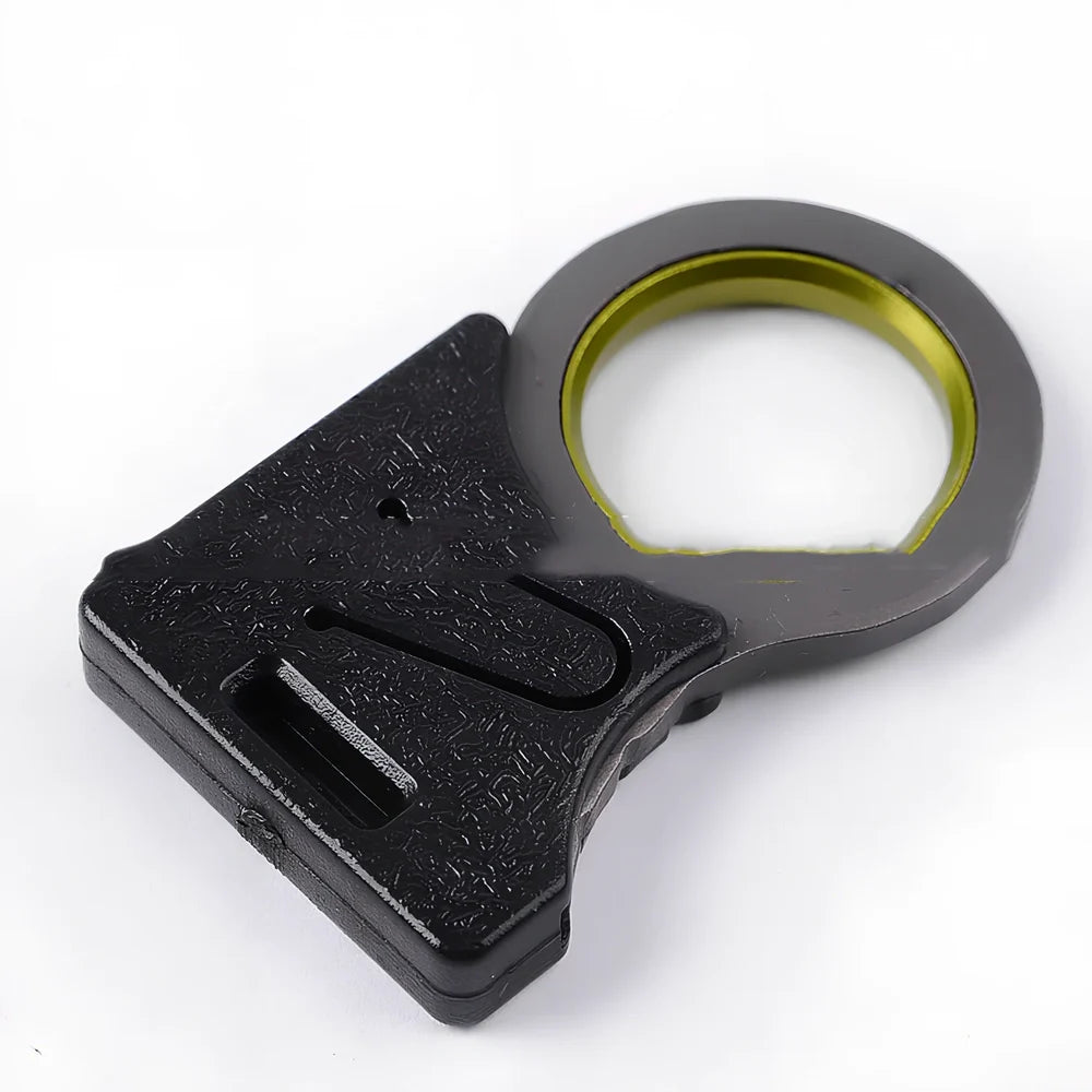 Portable emergency cutting tool with stainless steel blade measuring 4.3cm