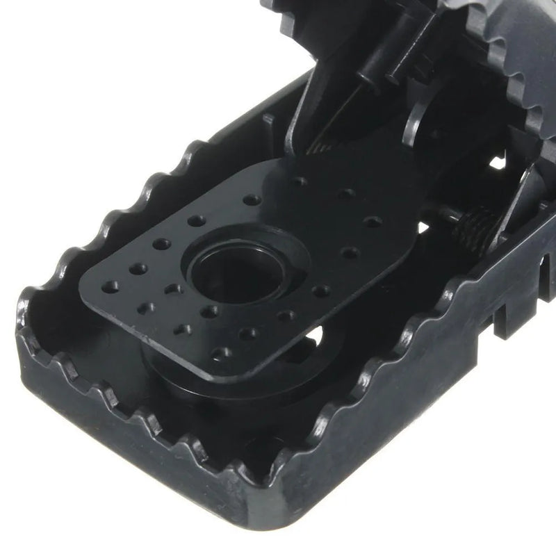 6 piece snapping mousetrap set in black plastic with quick-kill mechanism for rodent control, durable PC+ABS alloy construction measuring 11cm long by 5cm wide by 5.5cm high for indoor and outdoor pest management