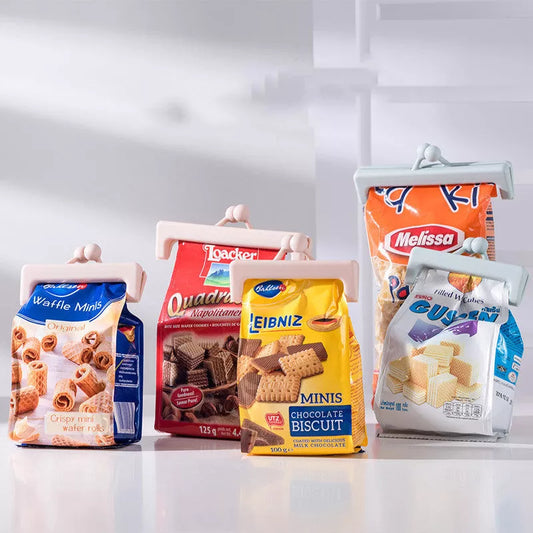 Push-button plain food bag sealing clips in blue and pink, durable PP material