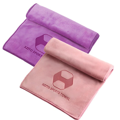 Blue sports sweat absorbent towel with 100x30cm dimensions and polyester-nylon fabric for athletic use