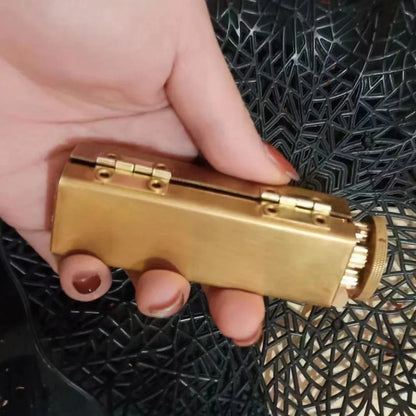 The Swifty Roll cigarette rolling device with round mechanism for 70mm cigarettes