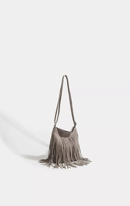 Artistic Tassel Shoulder Bag in seven colors with literary style and tassel detailing