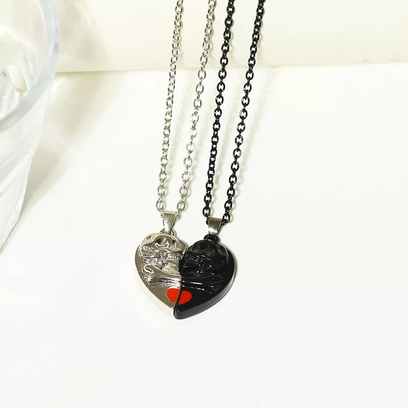 Punk Retro Skull Pendant Necklace with heart-shaped magnetic stitching in alloy