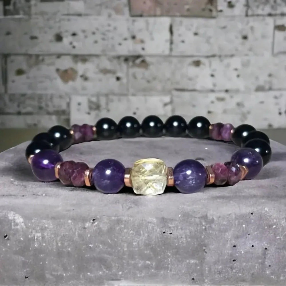 Star-shaped natural stone crystal bracelet for unisex fashion enthusiasts