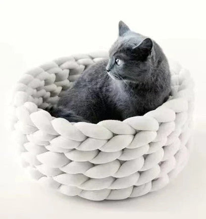 Soft, plush pet bed in various colors and sizes for cats and dogs to sleep comfortably