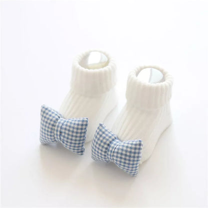 Breathable cotton baby socks in various colors and patterns for 0-3 months