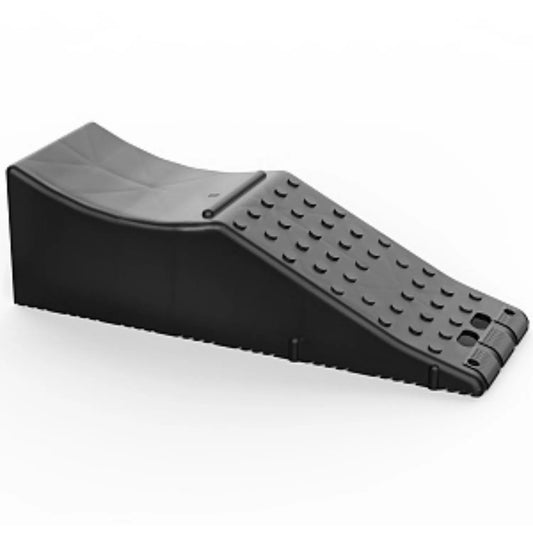 Black car pad with dimensions 55x44x33 cm on a vehicle seat