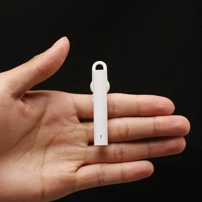 Compact wireless Bluetooth headset in black or white with Bluetooth 4.1 technology
