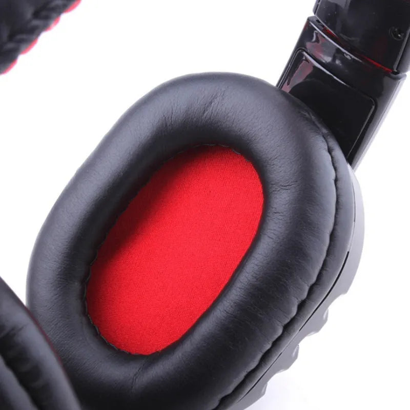 Black wireless Bluetooth headset with 40mm speakers, 300mAh battery, and up to 10m range