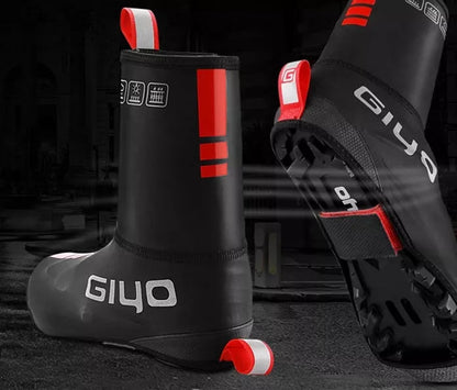 Giyo Cycling Waterproof Shoe Covers in Black, size XL, on a bicycle pedal