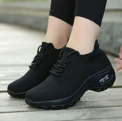 Women's flying weave running shoes with waterproof platform, round toe and 3-5cm mid heel in grey