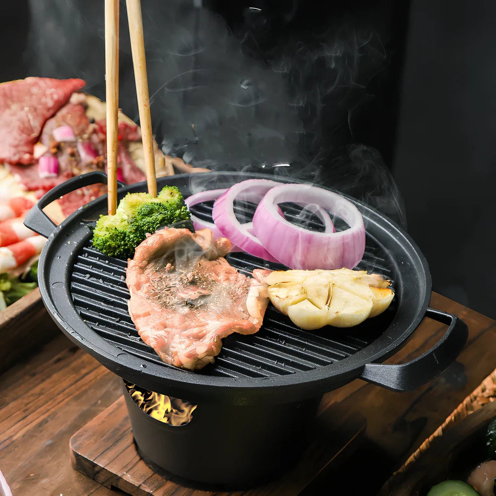 Compact non-stick barbecue grill with electrophoresis coating, 0.6kg weight, 500ml fuel capacity