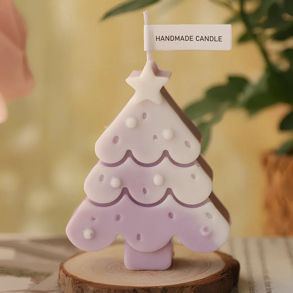 Christmas tree scented soy wax candle with lead-free cotton wick in cylindrical shape, multiple size options available