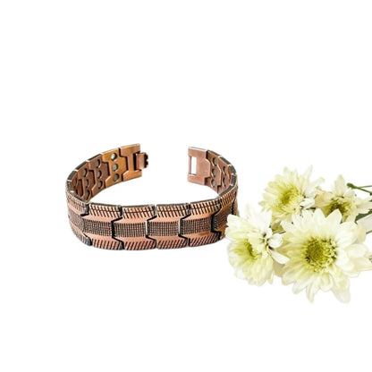 Retro bronze three-row zinc alloy bracelet with geometric links and regulator, unisex electroplated jewellery