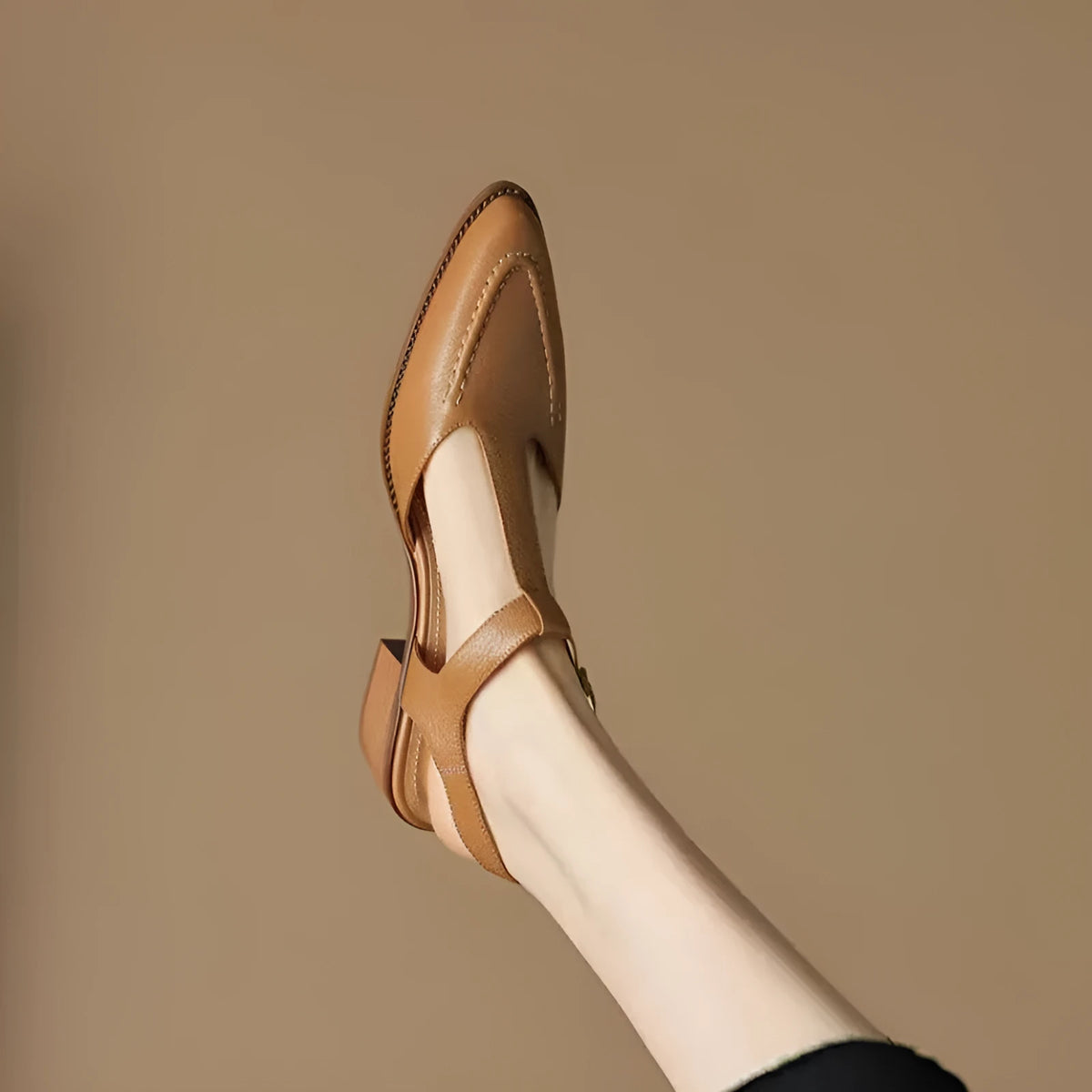 Women's closed toe pointed sandals with chunky heel, synthetic leather upper and rubber sole, in apricot or light brown