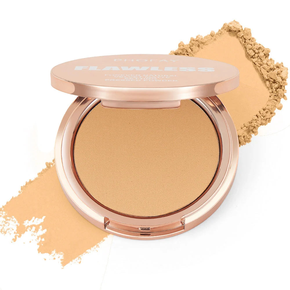 Mattifying pressed powder for a flawless, shine-free complexion with a smooth, poreless appearance